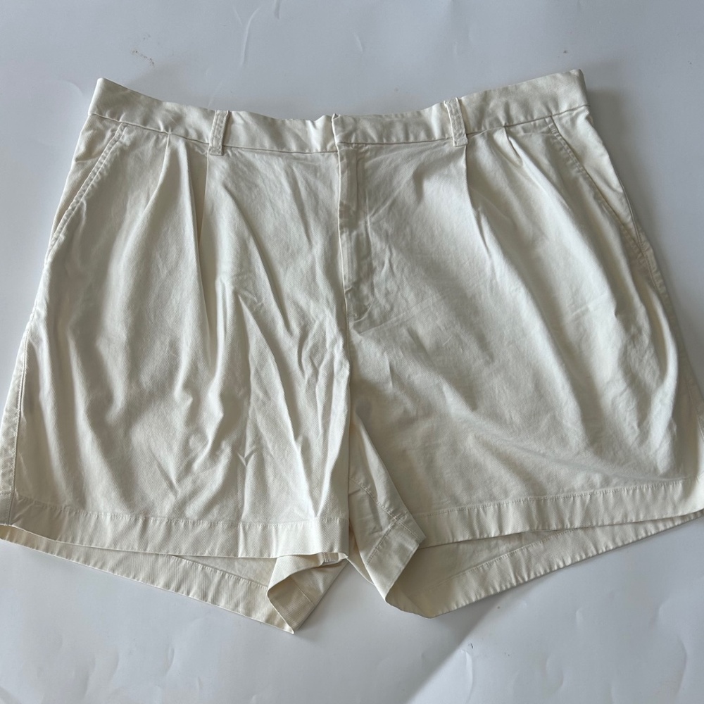 Gap Women's High Waisted Cotton Cream Dress Shorts Size 20 NWOT